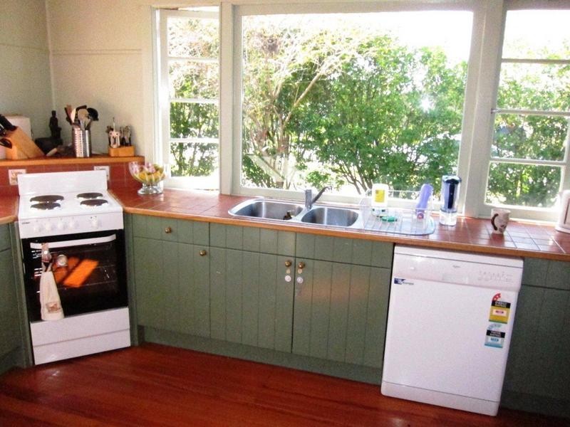 49 Burns Parade, Chapel Hill QLD 4069