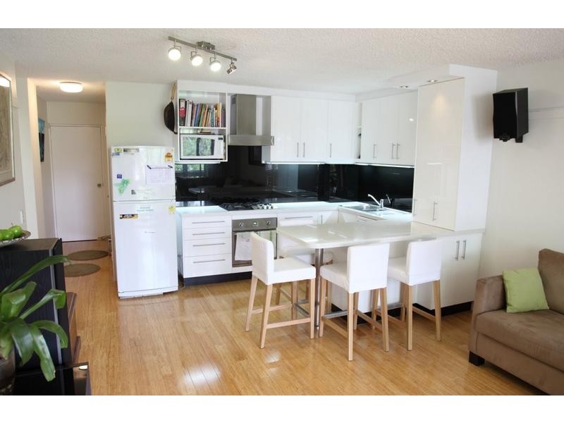 9/125 Clarence Road, Indooroopilly QLD 4068