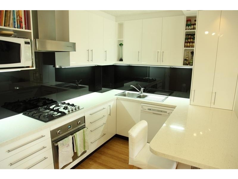 9/125 Clarence Road, Indooroopilly QLD 4068