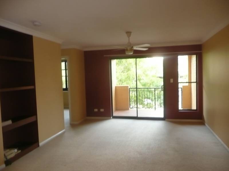 4/11 Vincent Street, Indooroopilly QLD 4068