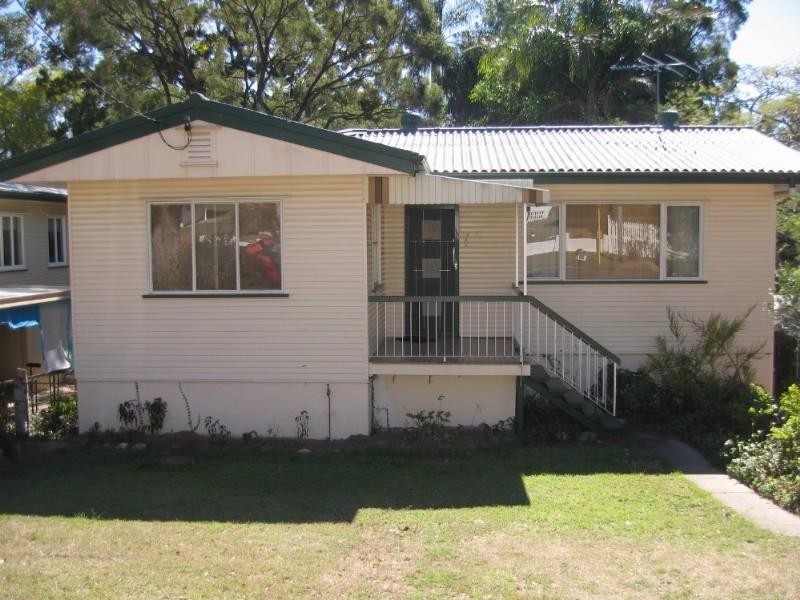 35 Disraeli Street, Indooroopilly QLD 4068