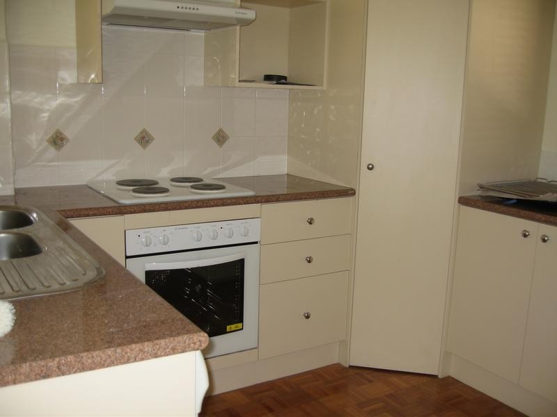 2/77 Fairley Street, Indooroopilly QLD 4068