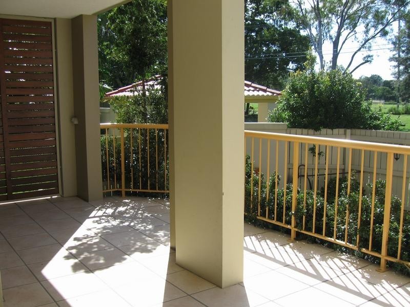 2/77 Fairley Street, Indooroopilly QLD 4068