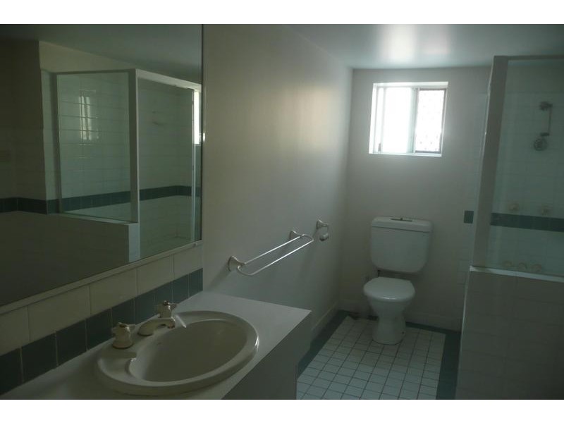 6/130 Central Avenue, Indooroopilly QLD 4068