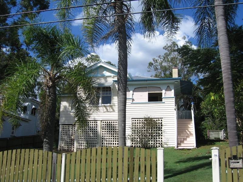 34 Saunders Street, Indooroopilly QLD 4068