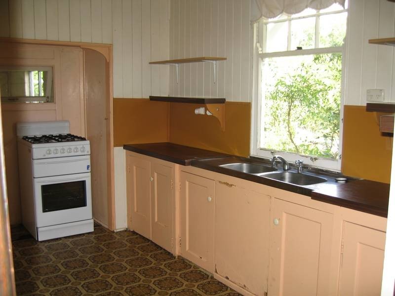 34 Saunders Street, Indooroopilly QLD 4068