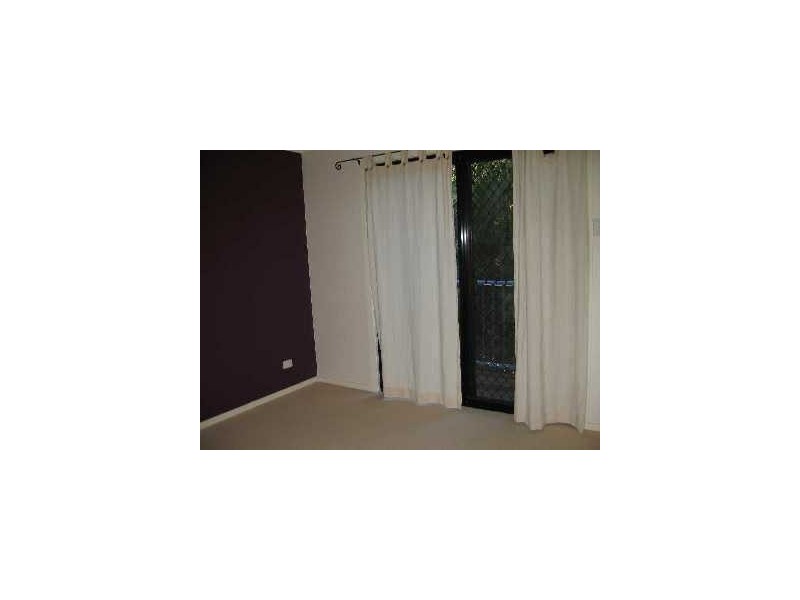 2/9 Eldon Street, Indooroopilly QLD 4068