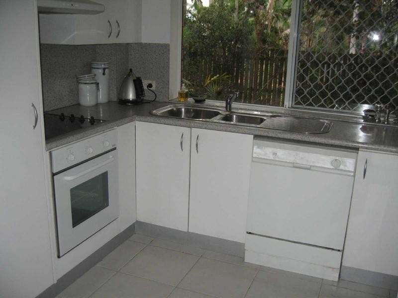 4/130 Central Avenue, Indooroopilly QLD 4068