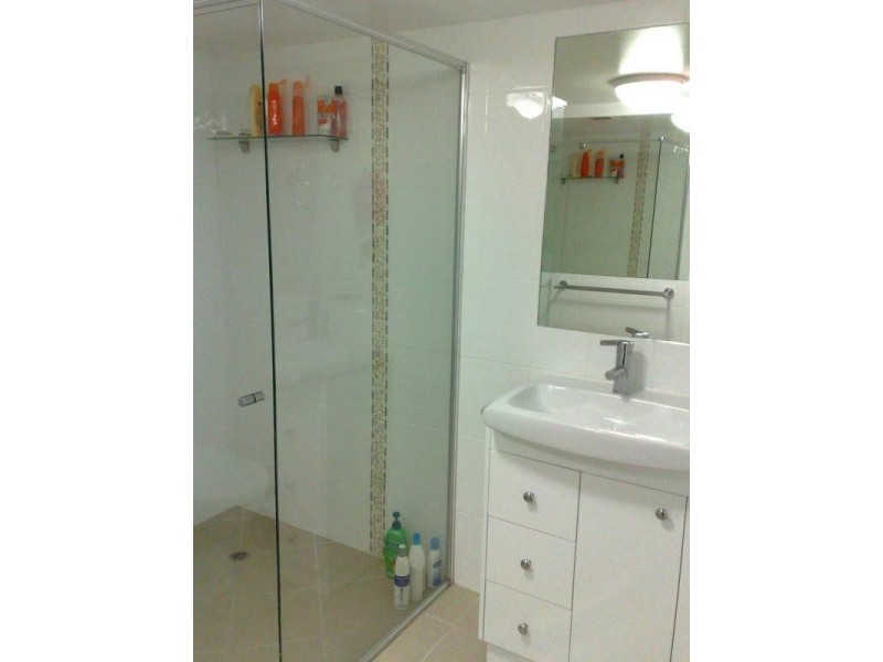 4/130 Central Avenue, Indooroopilly QLD 4068