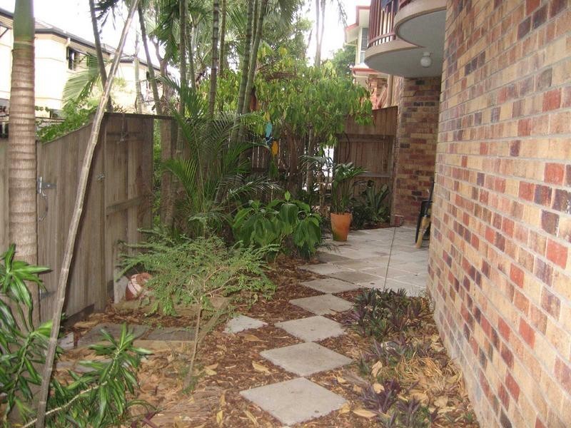 4/130 Central Avenue, Indooroopilly QLD 4068