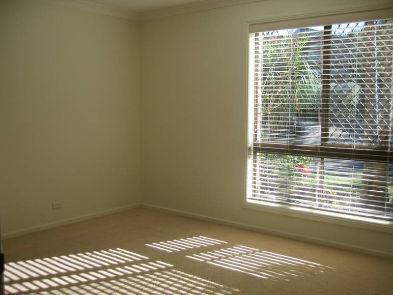 68 Marmindie Street, Chapel Hill QLD 4069