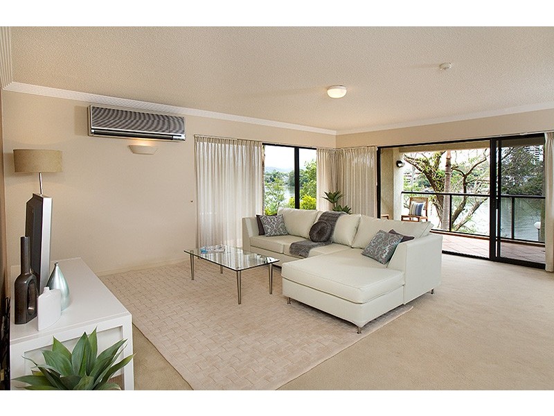 2/172 Macquarie Street, St Lucia QLD 4067