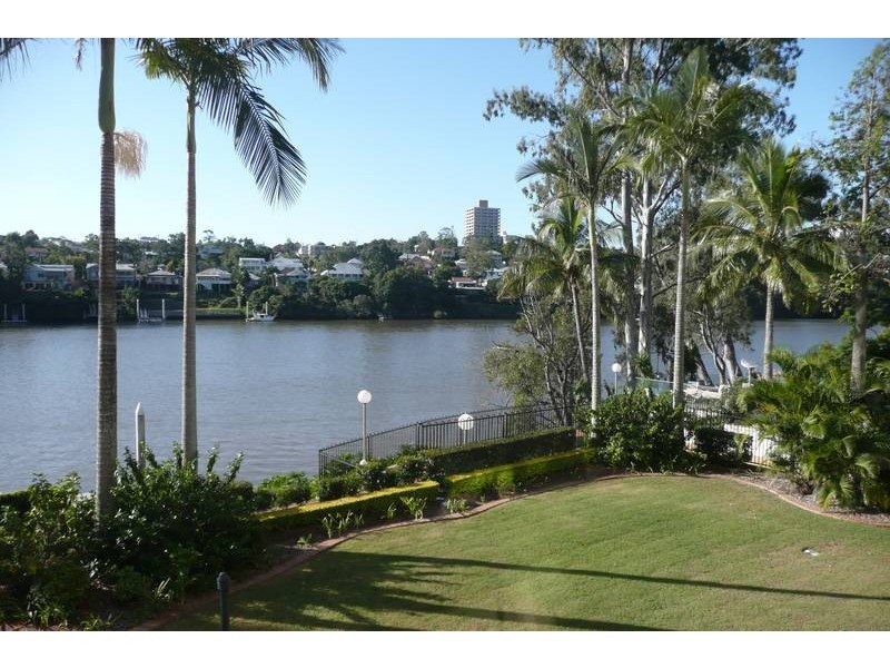 2/172 Macquarie Street, St Lucia QLD 4067