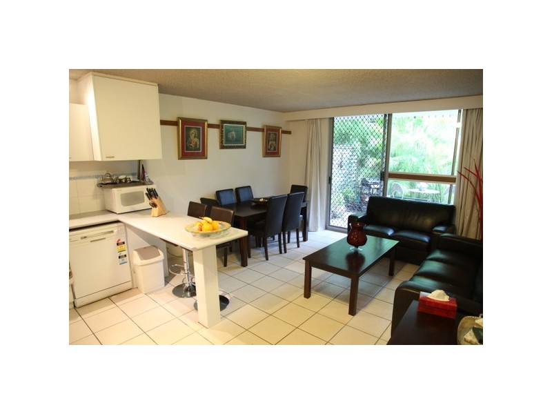 5/125 Clarence Road, Indooroopilly QLD 4068