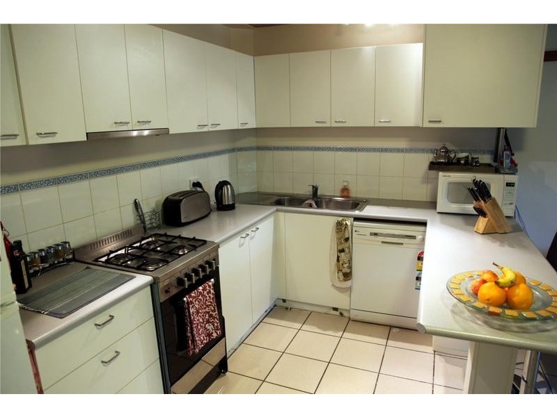 5/125 Clarence Road, Indooroopilly QLD 4068