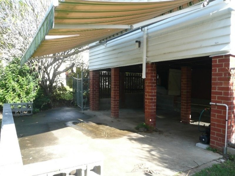 11 Central Avenue, St Lucia QLD 4067