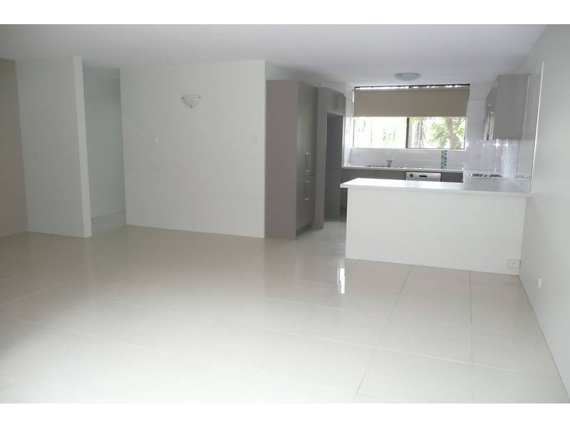 1/141 Central Avenue, Indooroopilly QLD 4068