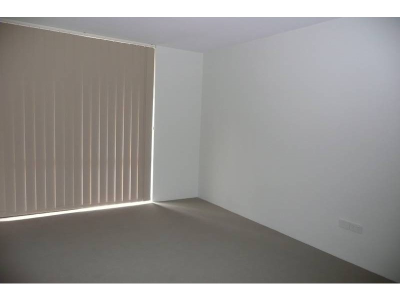 1/141 Central Avenue, Indooroopilly QLD 4068