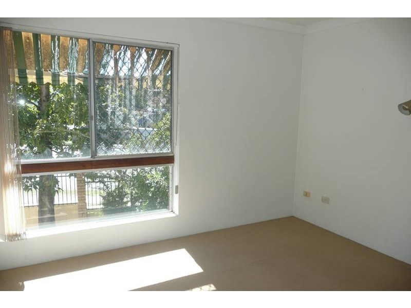 4/149 Clarence Road, Indooroopilly QLD 4068