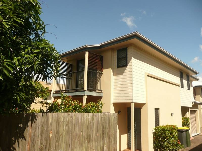 2/62 Waverley Road, Taringa QLD 4068