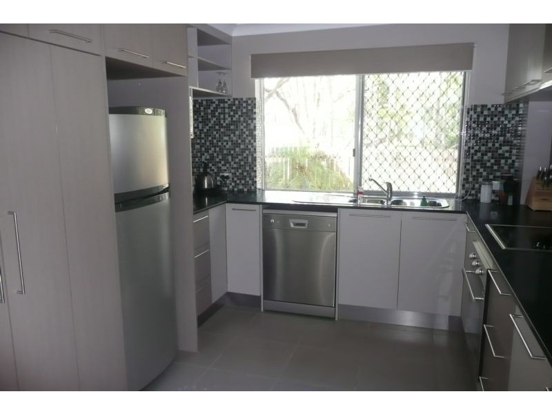 3/130 Central Avenue, Indooroopilly QLD 4068