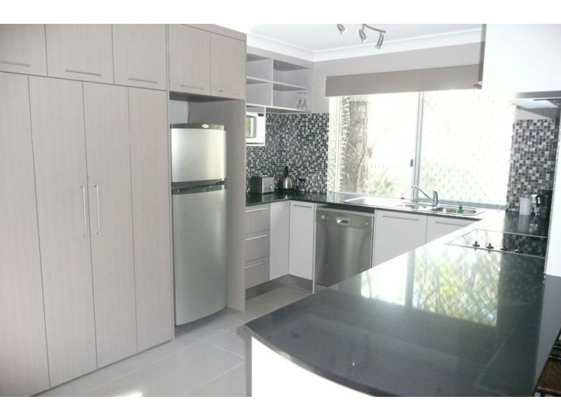 3/130 Central Avenue, Indooroopilly QLD 4068