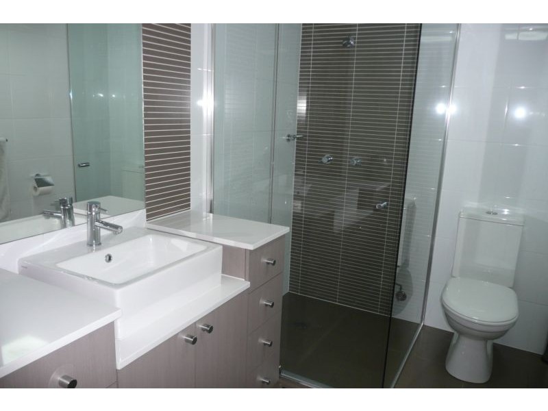 3/130 Central Avenue, Indooroopilly QLD 4068