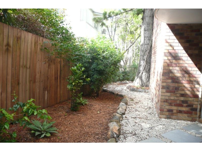 3/130 Central Avenue, Indooroopilly QLD 4068