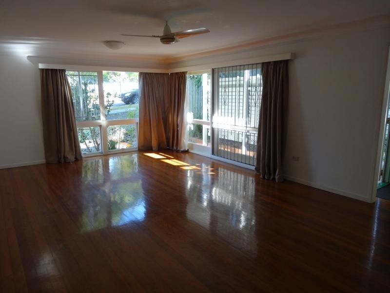 165 Taringa Parade, Indooroopilly QLD 4068