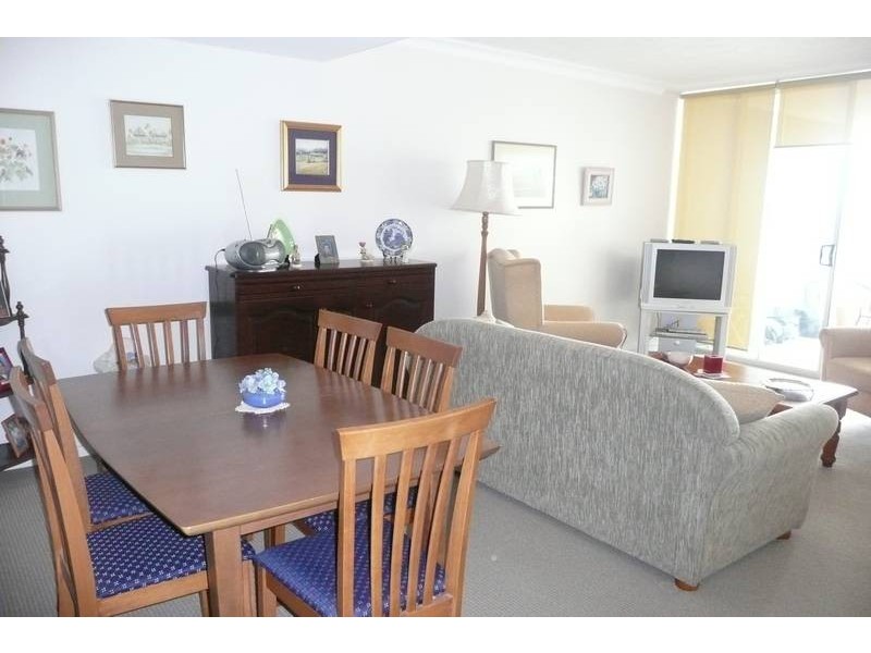 18/16 Grosvenor Road, Indooroopilly QLD 4068