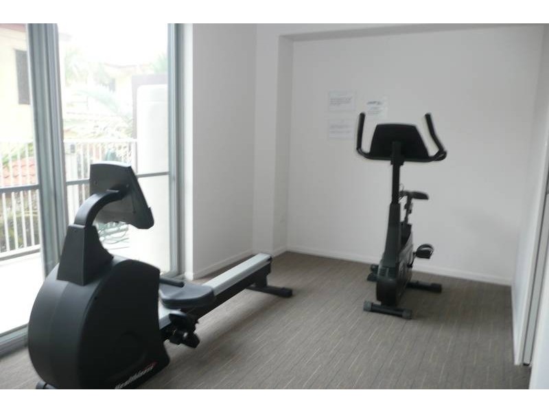 18/16 Grosvenor Road, Indooroopilly QLD 4068