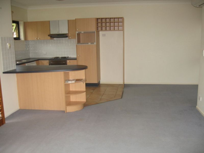 8/122 Central Avenue, Indooroopilly QLD 4068