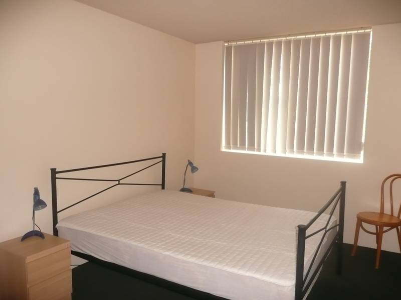 3/208 Carmody Road, St Lucia QLD 4067