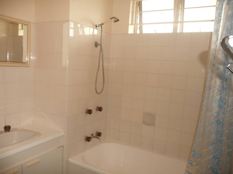 3/208 Carmody Road, St Lucia QLD 4067