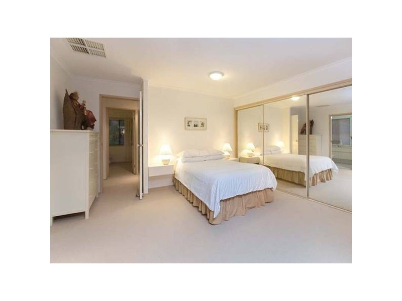 78 Orchard Terrace, St Lucia QLD 4067