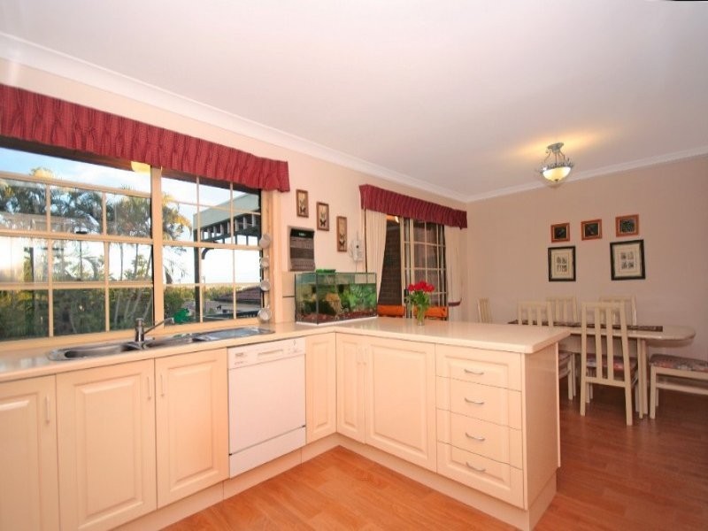 9 Meiers Road, Indooroopilly QLD 4068