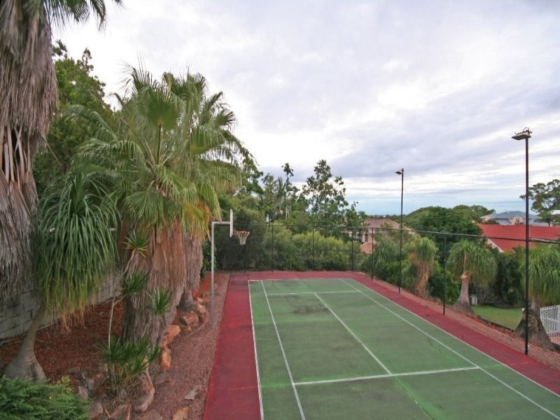 9 Meiers Road, Indooroopilly QLD 4068