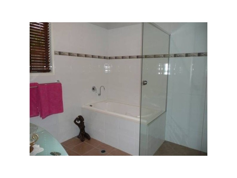 134 Gibson Crs, Bellbowrie QLD 4070