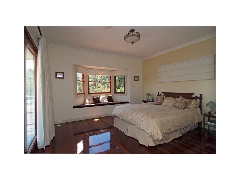 29 Molonga Terrace, Graceville QLD 4075