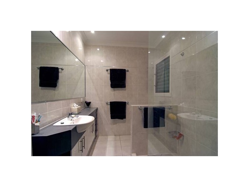 62 Rennie Street, Indooroopilly QLD 4068