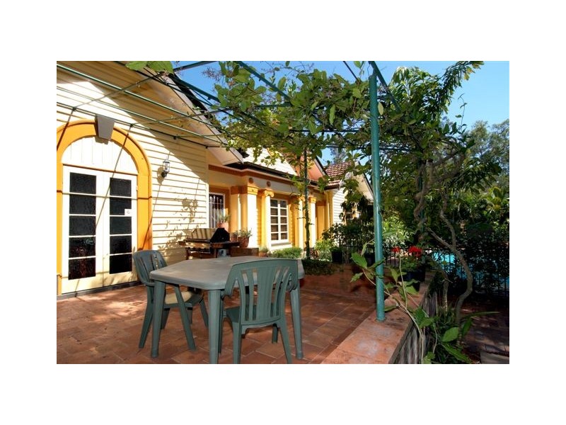 259 Lambert Road, Indooroopilly QLD 4068