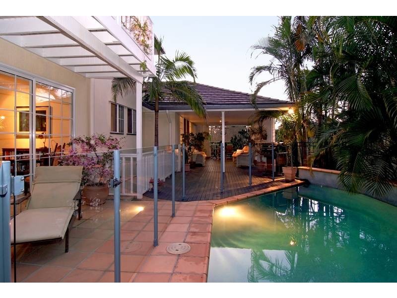 51 Glencairn Avenue, Indooroopilly QLD 4068