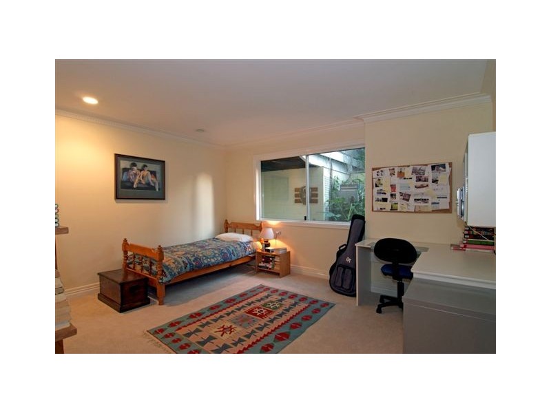 51 Glencairn Avenue, Indooroopilly QLD 4068