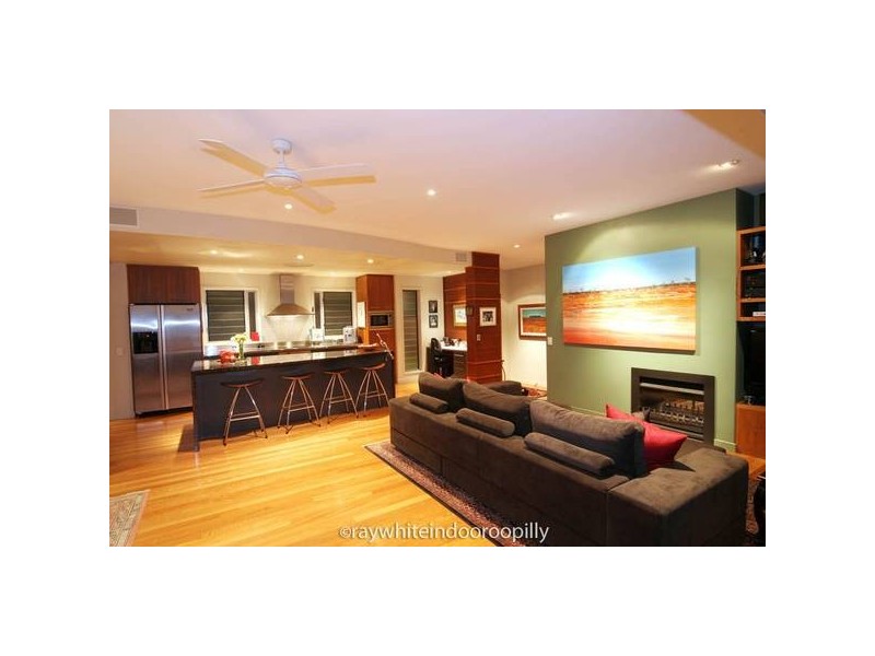 8 Gunnin Street, Fig Tree Pocket QLD 4069