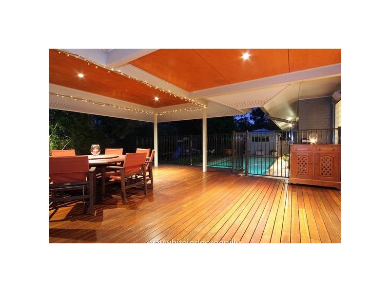 8 Gunnin Street, Fig Tree Pocket QLD 4069
