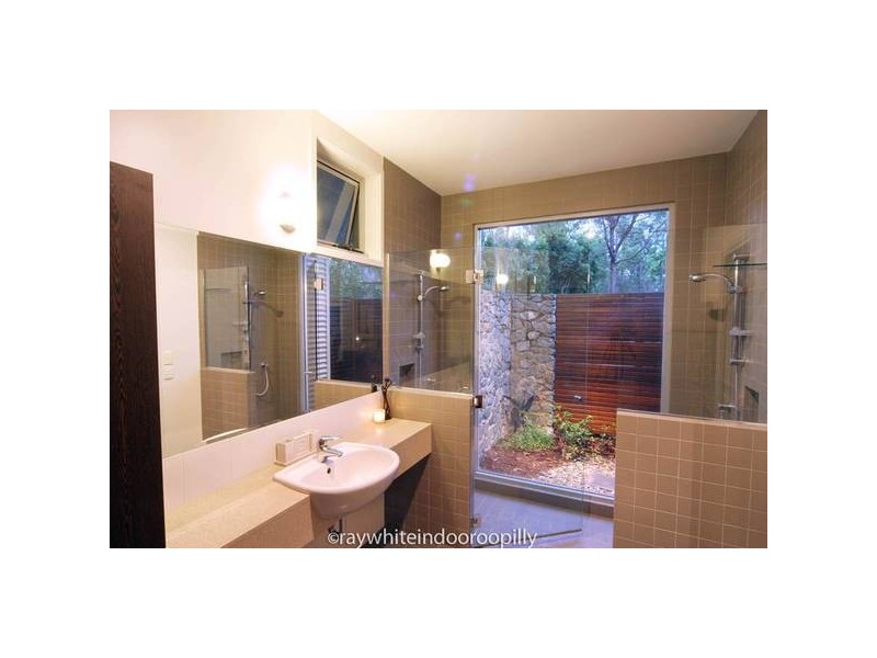 8 Gunnin Street, Fig Tree Pocket QLD 4069