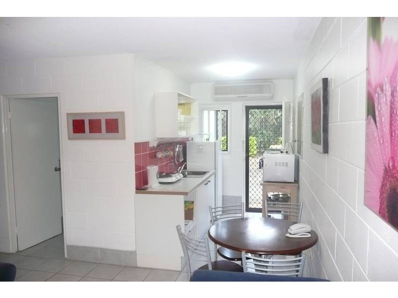 8/140 Central Avenue, Indooroopilly QLD 4068