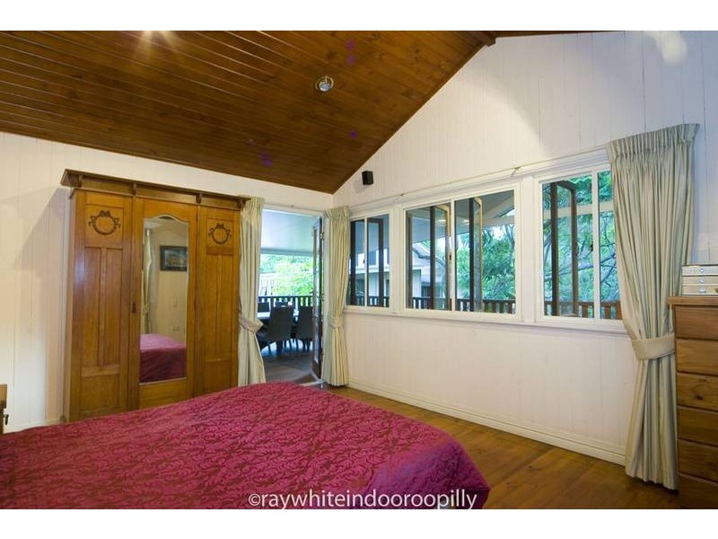 6 Rankin Street, Indooroopilly QLD 4068