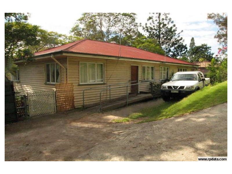 45 Burbong Street, Chapel Hill QLD 4069