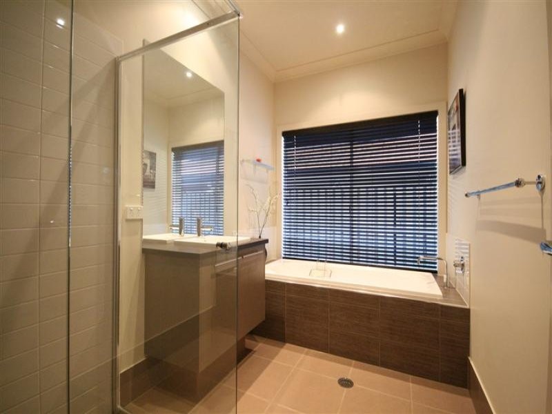 15 Elkington Circuit, North Lakes QLD 4509